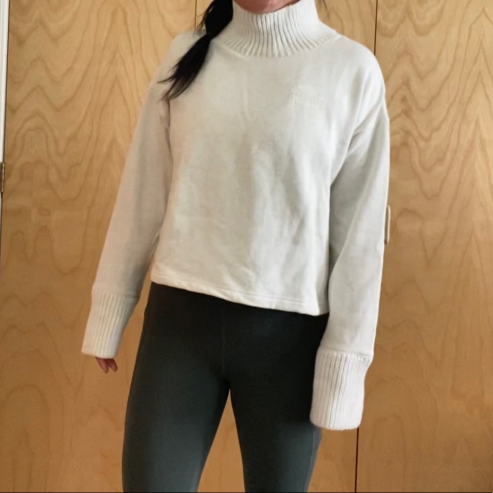 Roots cropped title neck sweatshirt M